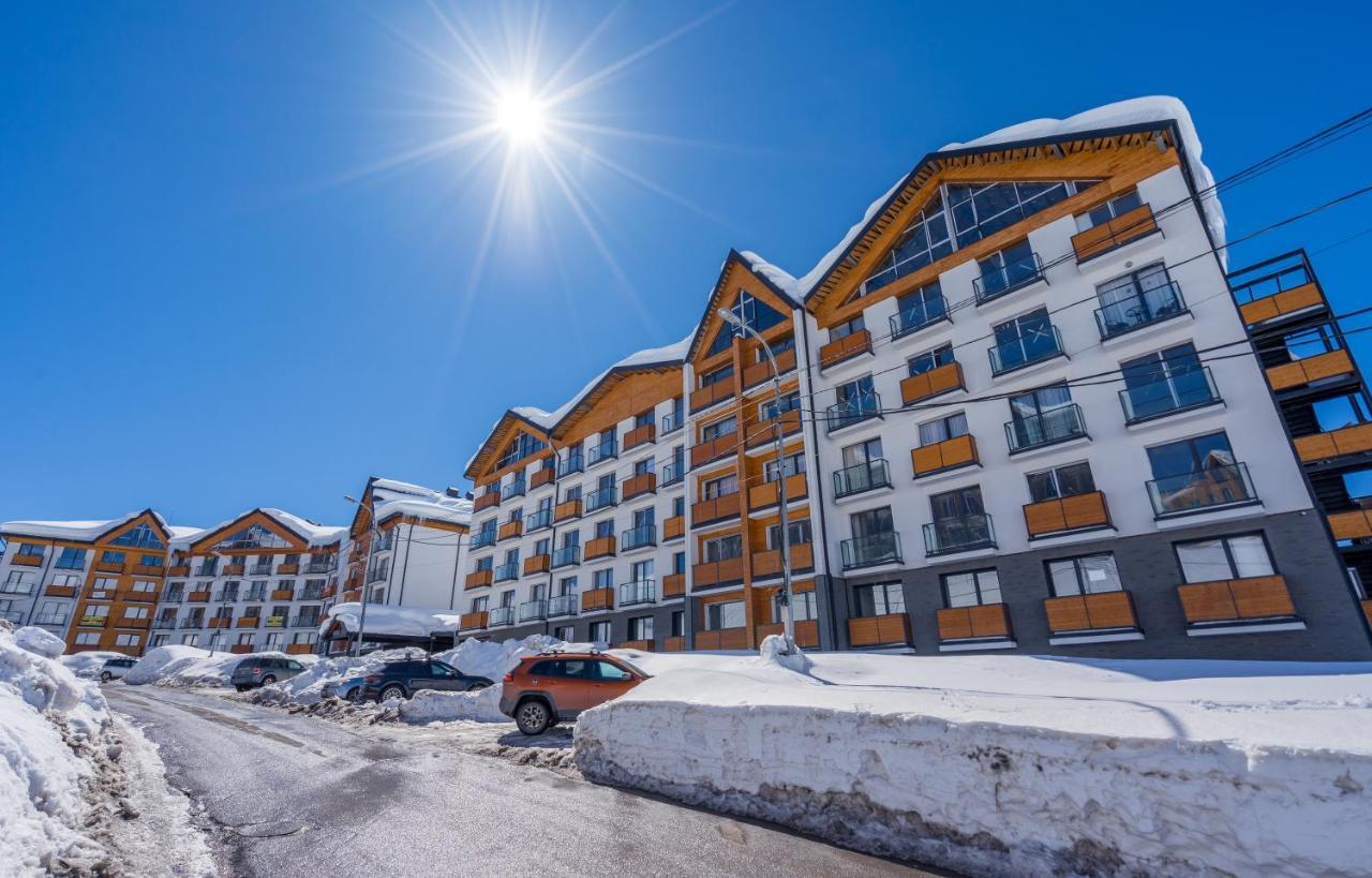 Touch The Mountains, Twins Hotel, New Гудаури Екстериор снимка