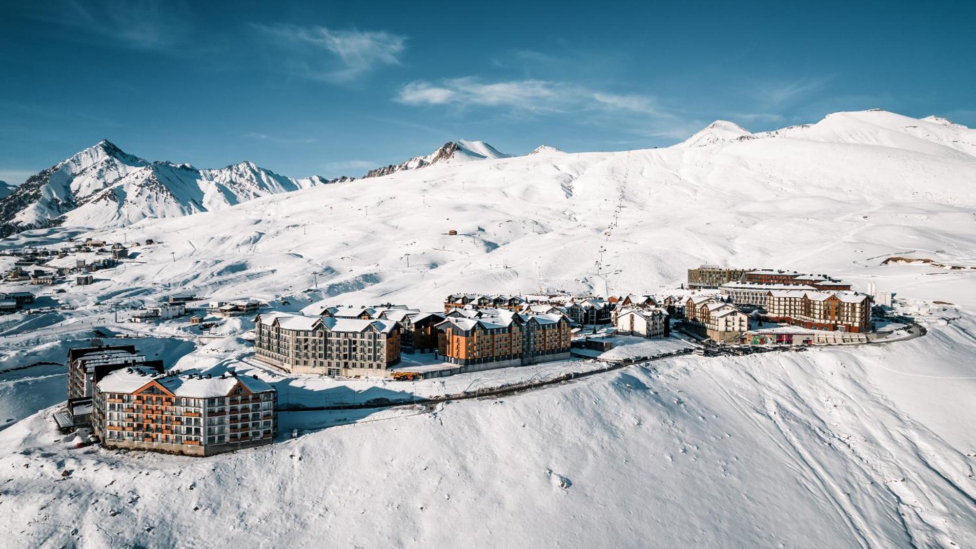 Touch The Mountains, Twins Hotel, New Гудаури Екстериор снимка